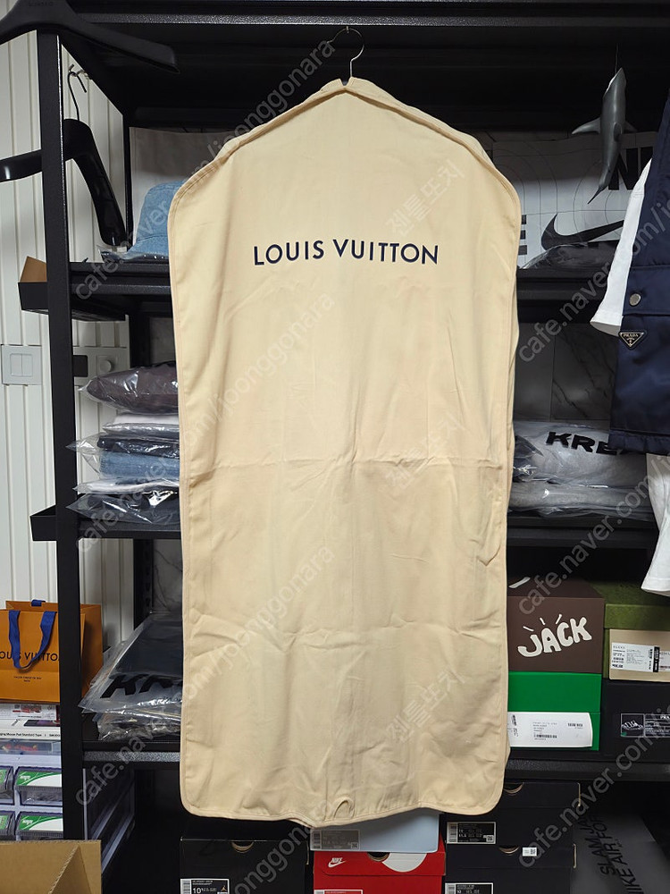 루이비통 가먼트 커버, 수트케이스 판매합니다.--1