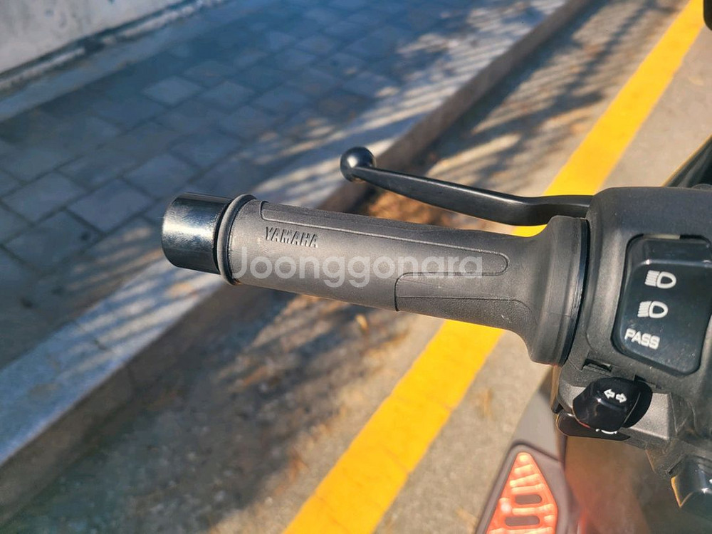 깨끗한 야마하 25년식 XMAX300 판매합니다.--7