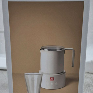 일리 우유거품기 +라떼글라스 세트 판매합니다