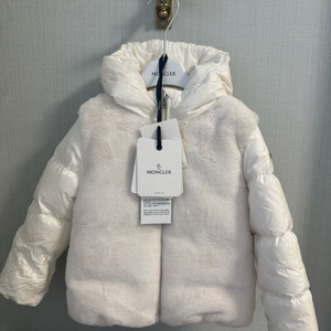 몽클레르 앙팡 (앞부분 밍크) 3y 거의 새상품 몽클레어 베이비