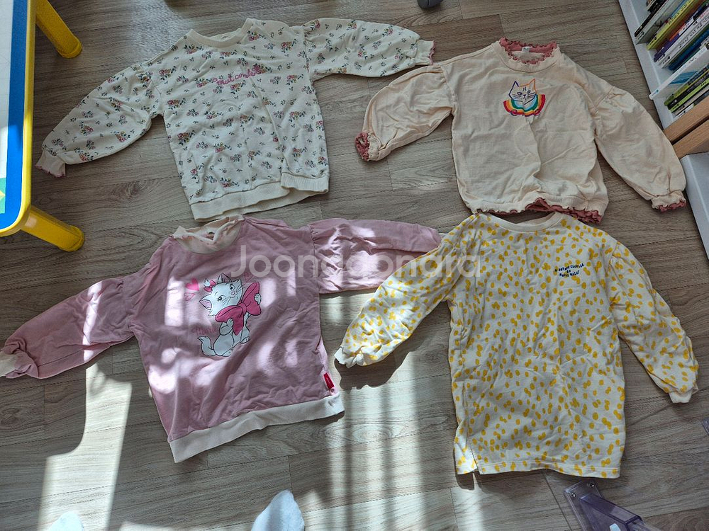 여아 가을 맨투맨 티셔츠 130사이즈--0