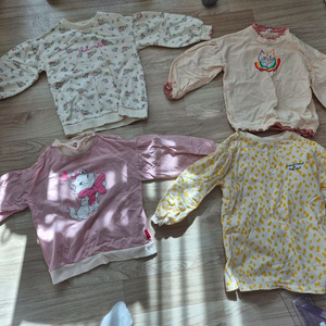 여아 가을 맨투맨 티셔츠 130사이즈