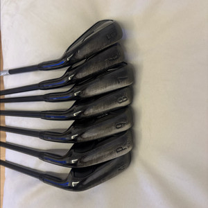 타이틀리스트 T200 한정판 블랙에디션 아이언세트 골프채 팝니다.