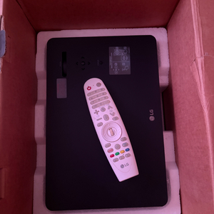 LG 시네빔 4K 빔프로젝터 HU70LA