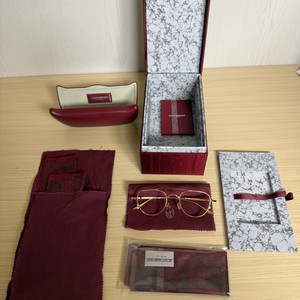 프리미엄 안경테