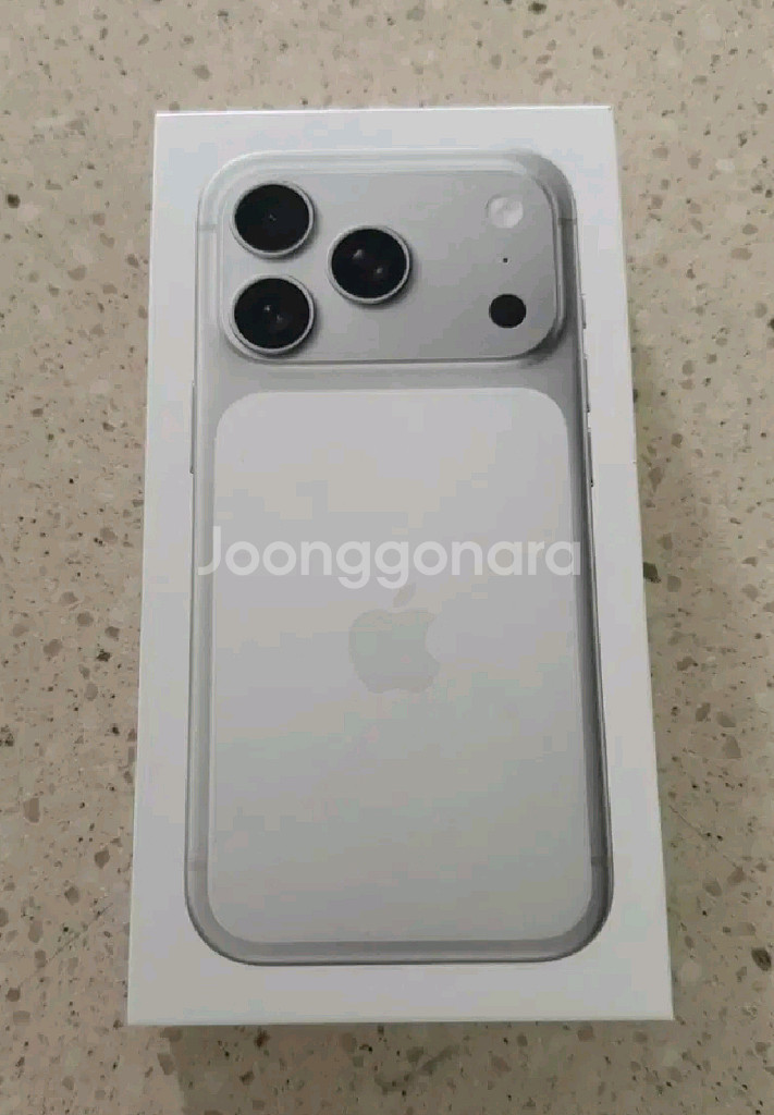 [미개봉 자급제] 애플 아이폰17 프로 512기가 실버 팝니다--0