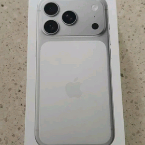 [미개봉 자급제] 애플 아이폰17 프로 512기가 실버 팝니다