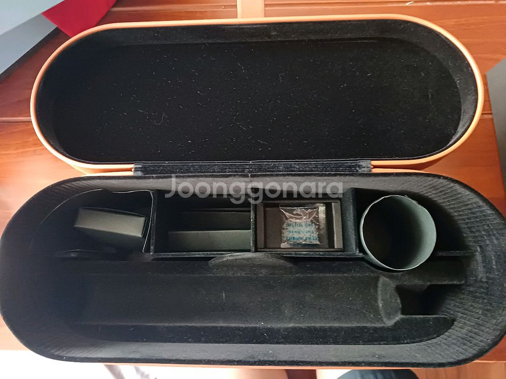 다이슨 에어랩 케이스 흠있음--2