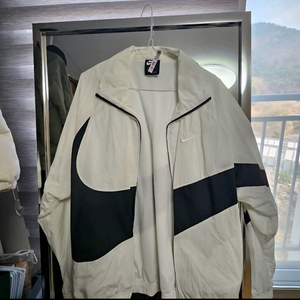 나이키 스우시 바람막이 자켓