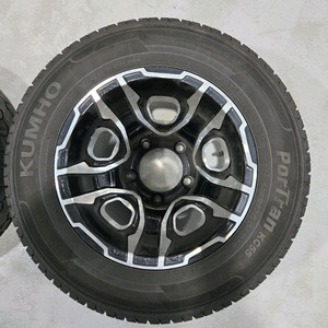 포터2 캠핑카용 후륜 휠타이어 두개 판매