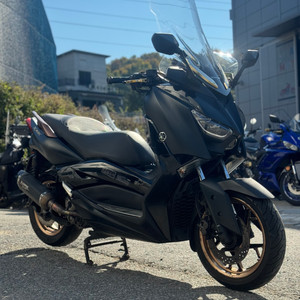 야마하 xmax300 22년형 아크라포빅 구변o 롱스크린 출퇴근용 저렴하게 판매합니다!
