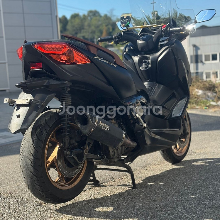 야마하 xmax300 22년형 아크라포빅 구변o 롱스크린 출퇴근용 저렴하게 판매합니다!--2