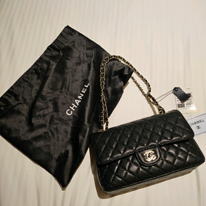 샤넬 클래식 플랩백