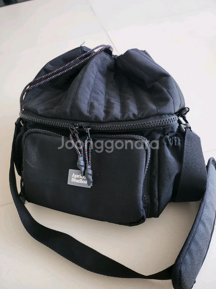 아프리콧 스튜디오 캐스터네츠 크로스백--1