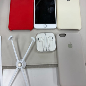 아이폰6 + plus 실버 64GB + 케이스 세트+ 이어폰