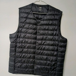남성 유니클로 거위솜털 슬림 패딩조끼 (105)
