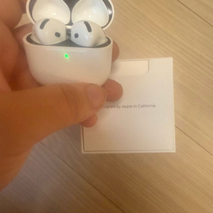 에어팟4세대 노이즈캔슬링 O 단순개봉판매