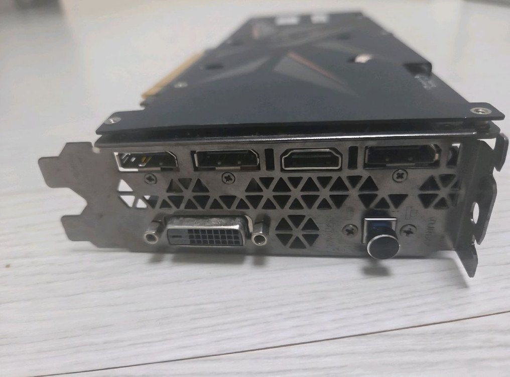 iGame GTX 1060 6G 그래픽 카드 팝니다--2