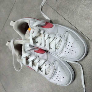 나이키 코트 버로우 스니커즈 225