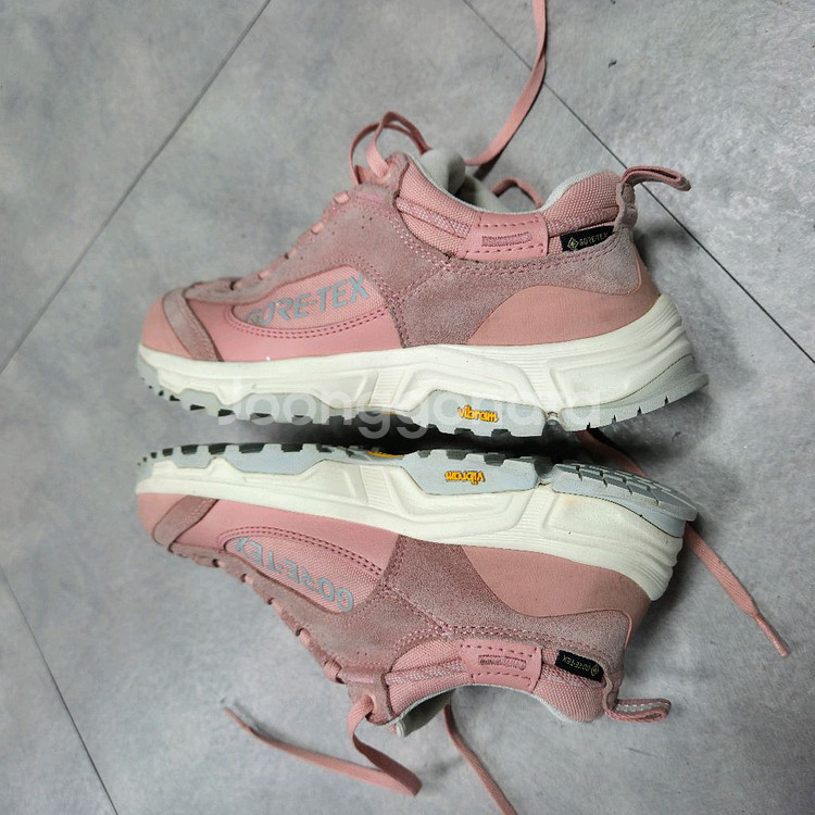 코오롱 스포츠 무브 핑크 트레킹화 245--1
