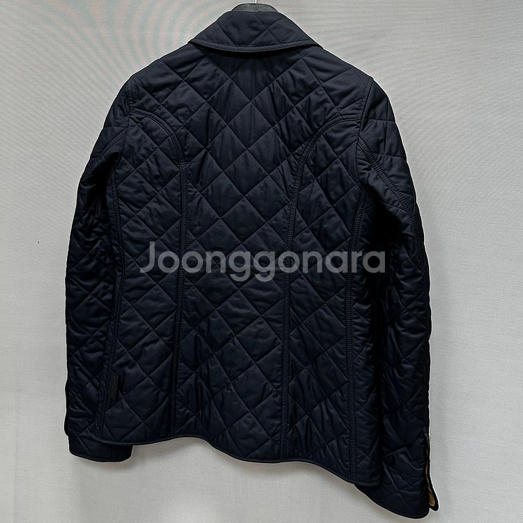 버버리 다이아몬드 퀼팅 자켓 ( 44 55 )--4