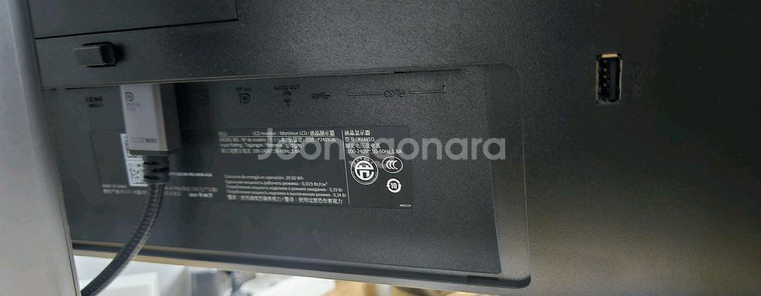 Dell 모니터 p2415q 4K 모니터 2대를 32에 팝니다.--1