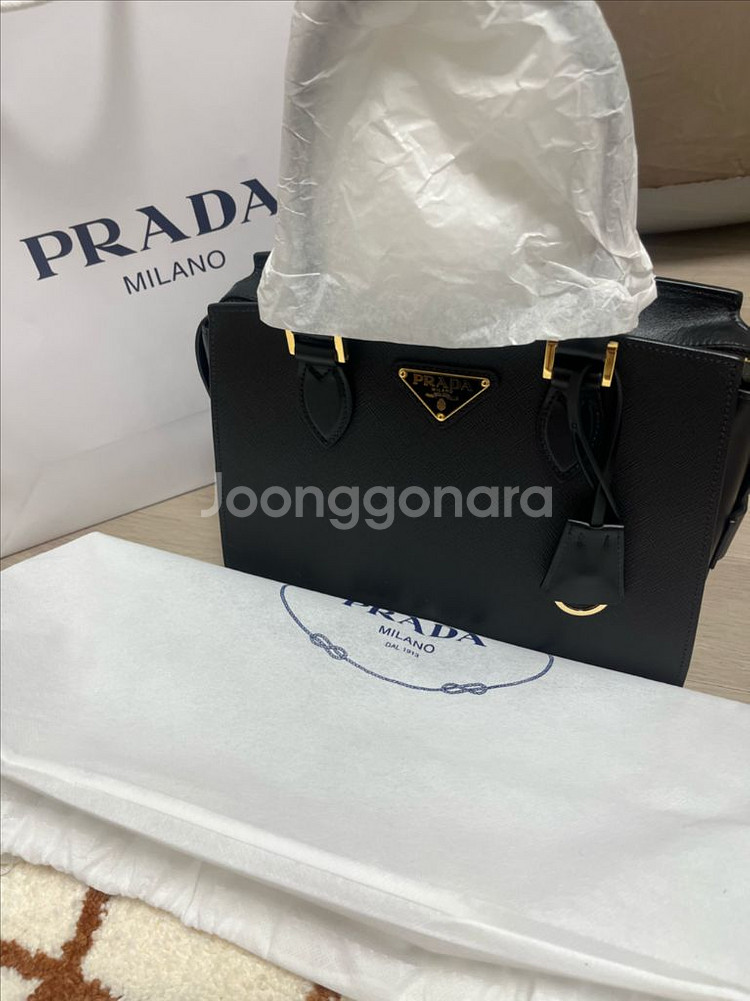 (새상품)25ss 프라다 사피아노 토트백 미디움--0