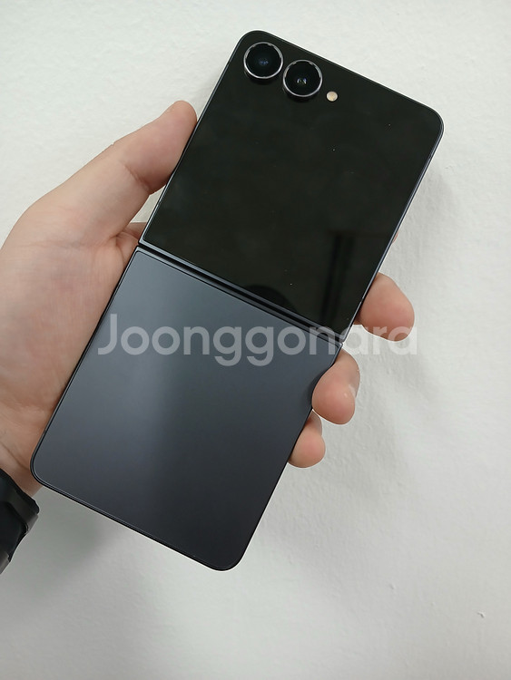 갤럭시Z플립7블랙 256_GB 팝니다S급.[90만]--0