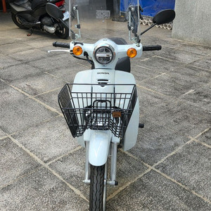 부산 슈퍼커브 110 화이트 23년식 560km