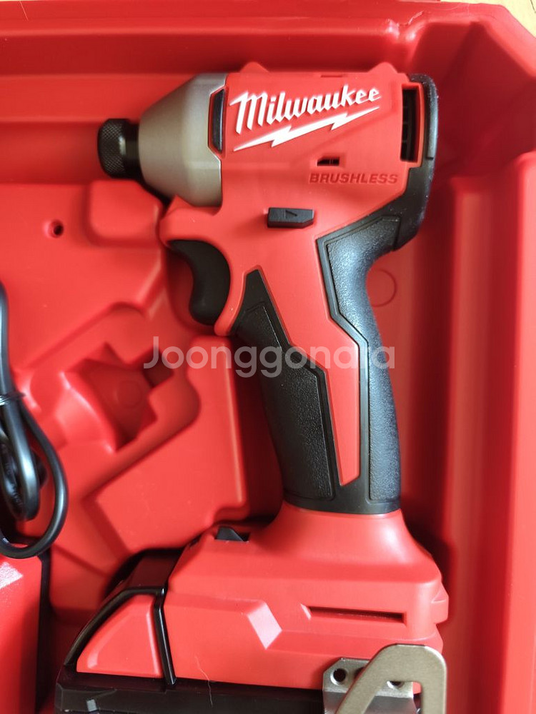 밀워키 임팩트세트 충전임팩 밀워키 임팩세트--1