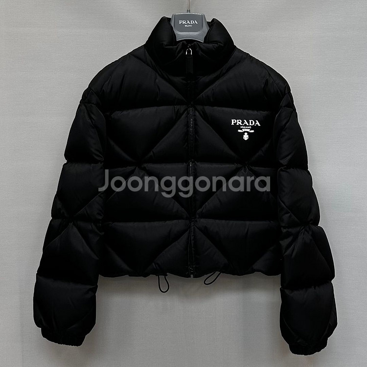 프라다 리나일론 개버딘 크롭 패딩 자켓 ( 55 66 )--0