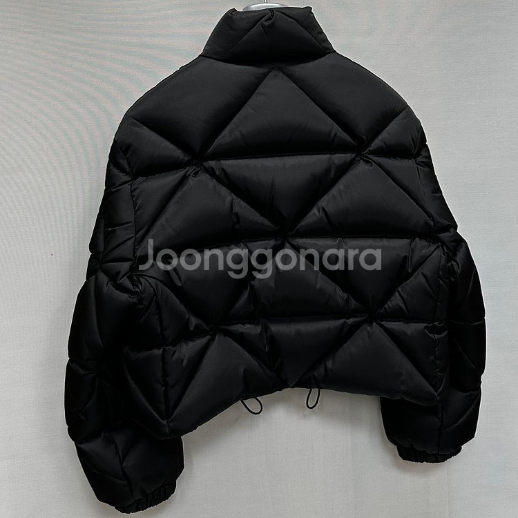 프라다 리나일론 개버딘 크롭 패딩 자켓 ( 55 66 )--5