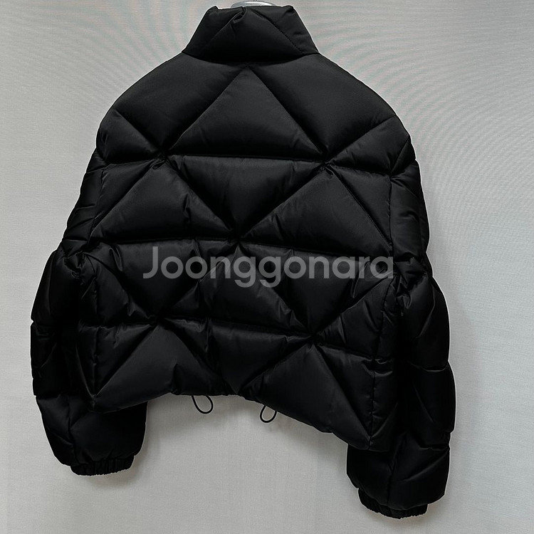 프라다 리나일론 개버딘 크롭 패딩 자켓 ( 55 66 )--4