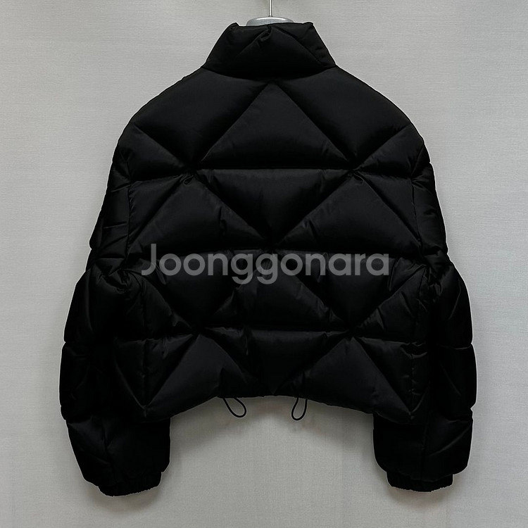 프라다 리나일론 개버딘 크롭 패딩 자켓 ( 55 66 )--3