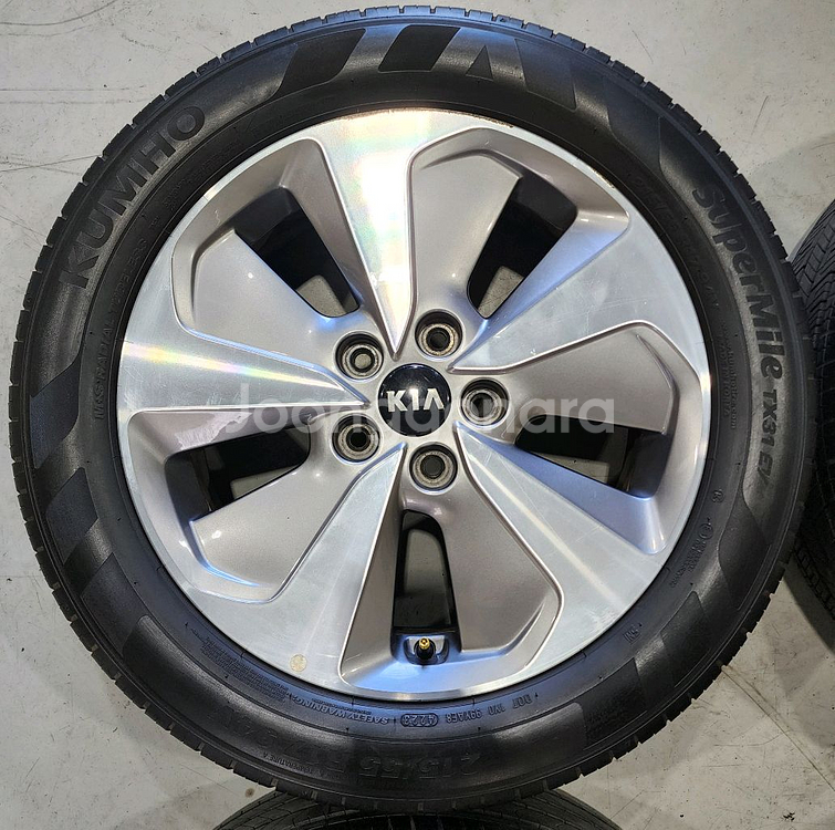 K5 하이브리드 17인치 휠타이어, k5 17인치 휠타이어--1