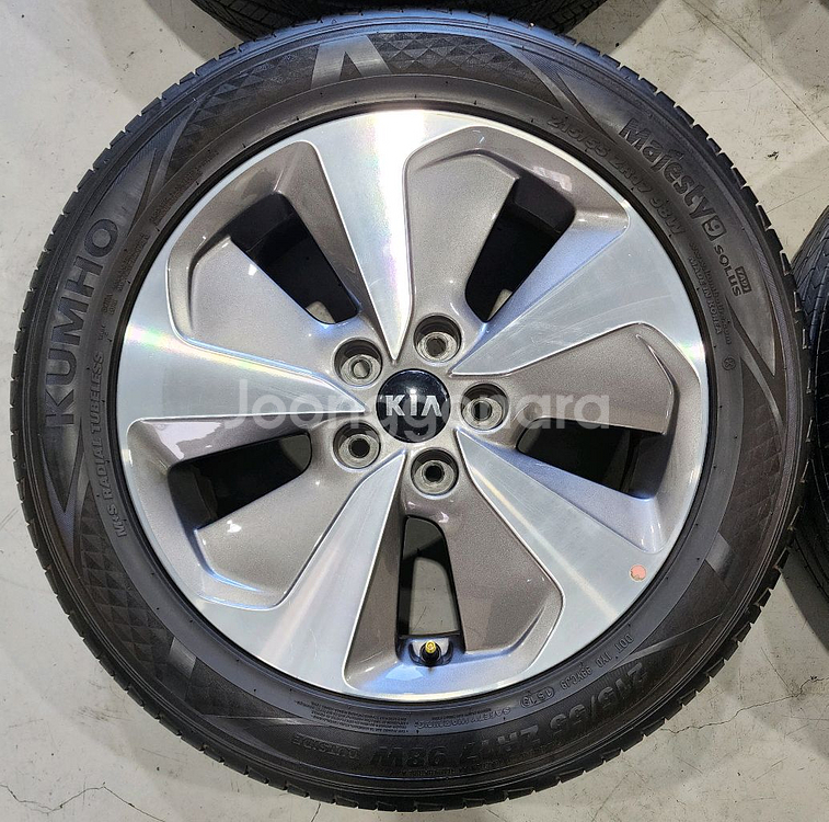 K5 하이브리드 17인치 휠타이어, k5 17인치 휠타이어--3