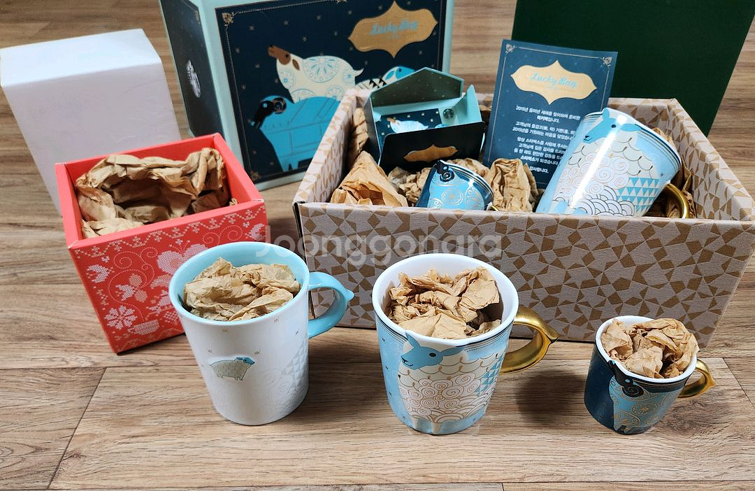 스타벅스 양의해 한정 머그컵, 에스프레소컵, 카드 커플 선물세트(미사용)--0