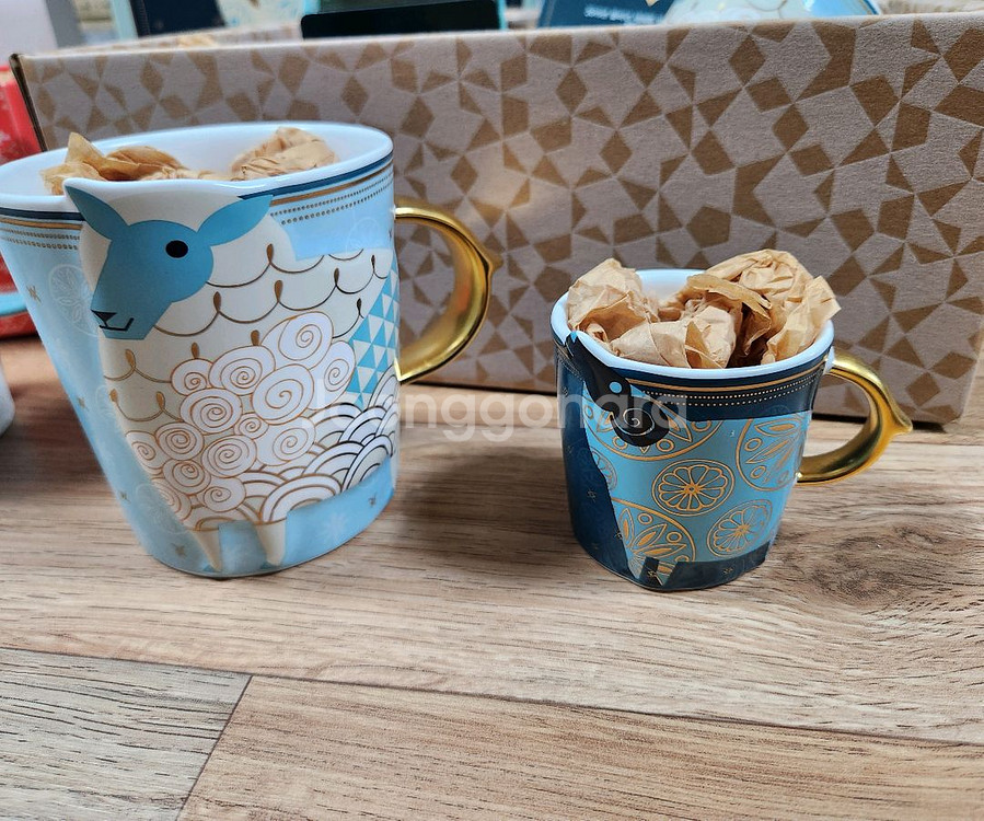 스타벅스 양의해 한정 머그컵, 에스프레소컵, 카드 커플 선물세트(미사용)--2