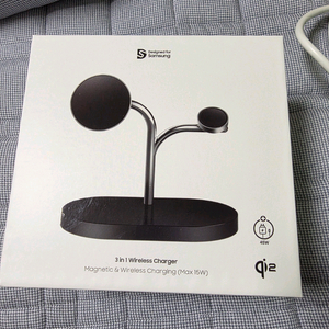 삼성 3in1 무선충전기 팝니다.