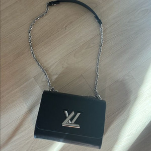 루이비통 트위스트 가방 판매해요