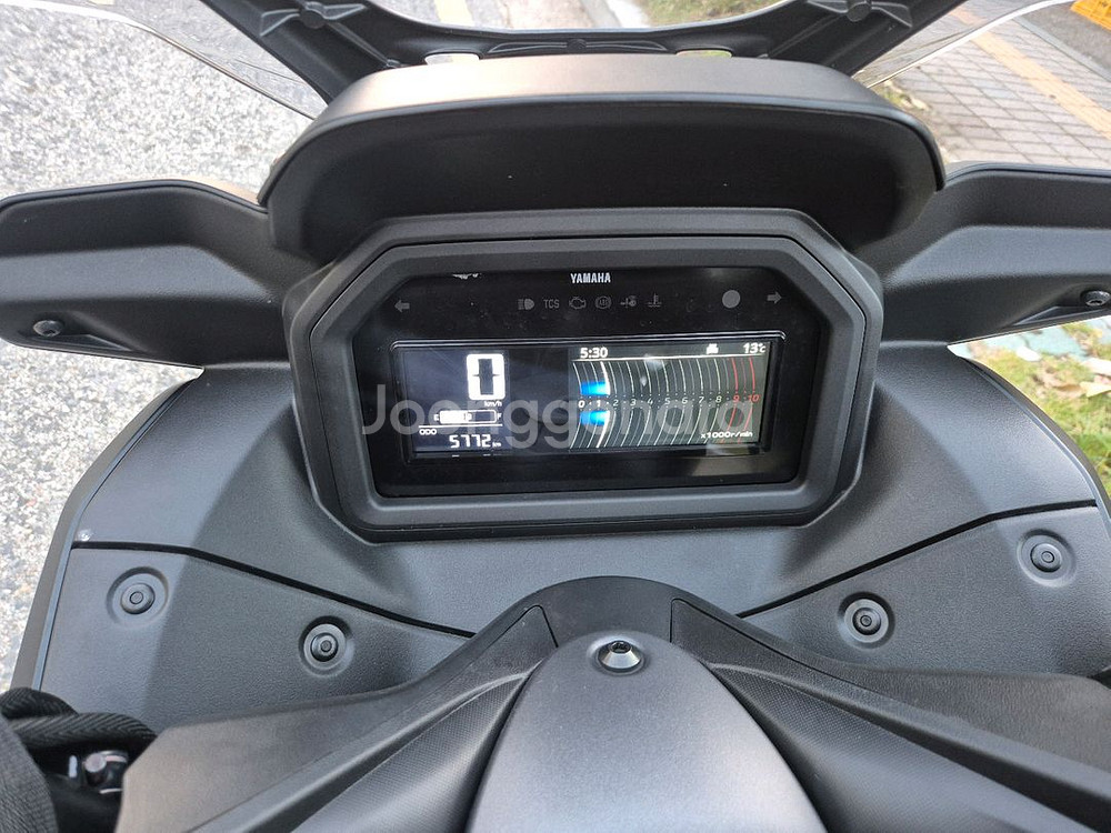 야마하 XMAX 300 스쿠터--4