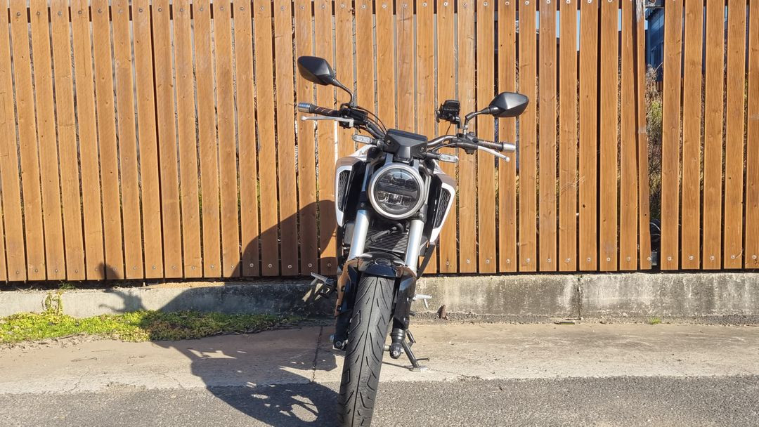 혼다 cb125r 18년식/1만대키로수/화이트컬러/급매 이미지