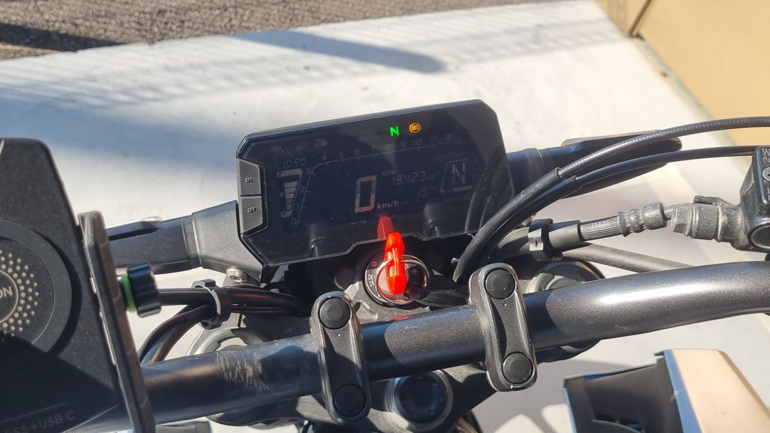 혼다 cb125r 18년식/1만대키로수/화이트컬러/급매 이미지