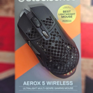 스텔라이서스 에어로X 5 무선 게이밍 마우스