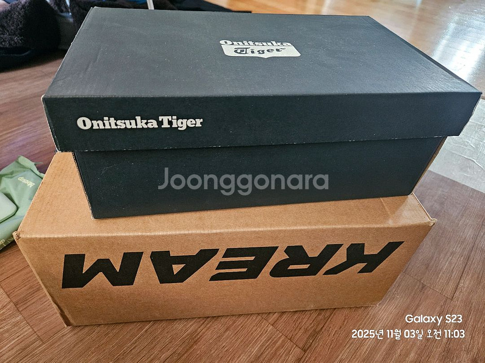 오니츠카타이거 스니커즈 245--0