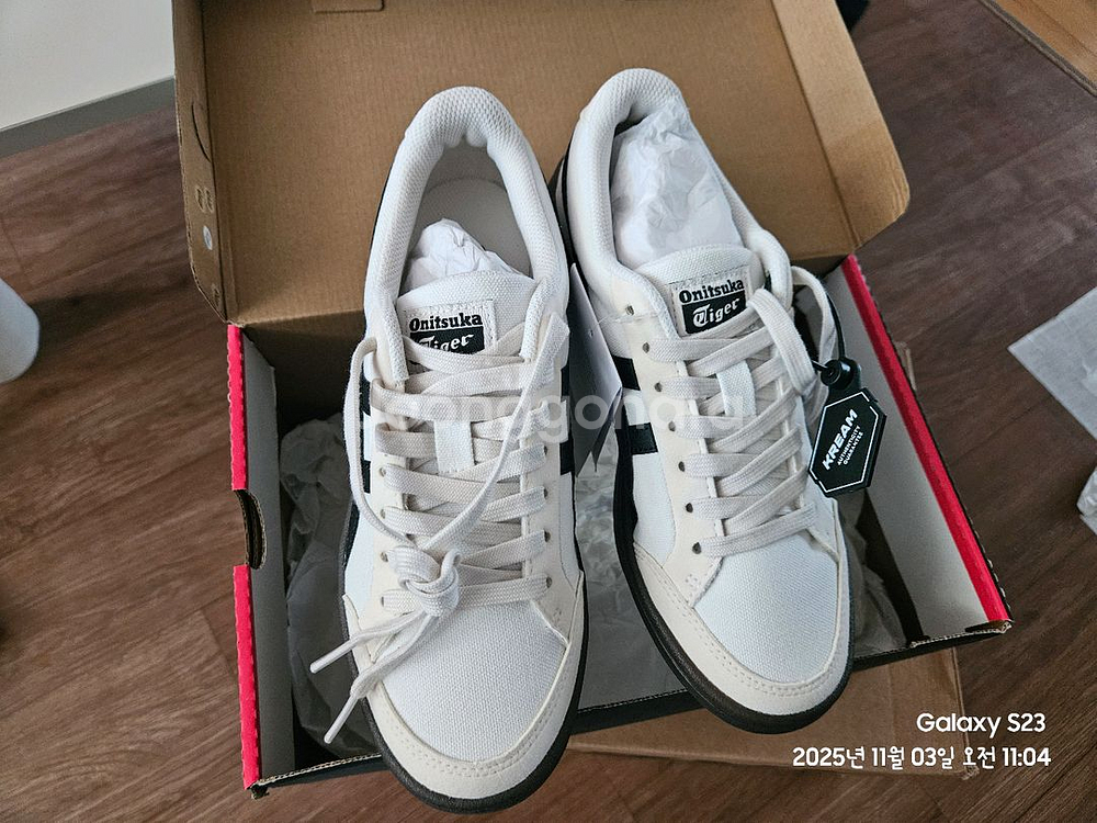 오니츠카타이거 스니커즈 245--2