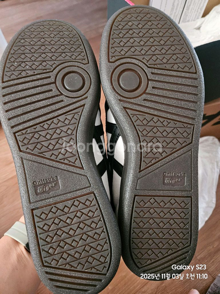 오니츠카타이거 스니커즈 245--5