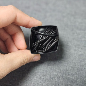 s20+에 들어있는 akg 번들 이어폰