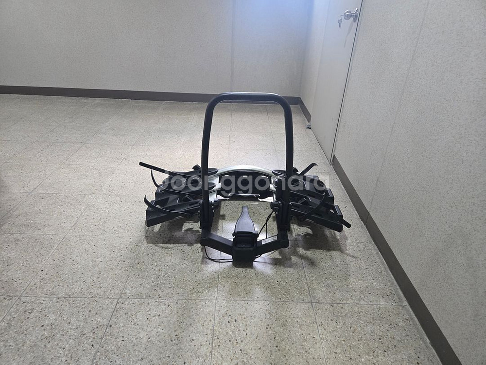 툴레 베로컴팩트 927 자전거 캐리어(3대용)--1