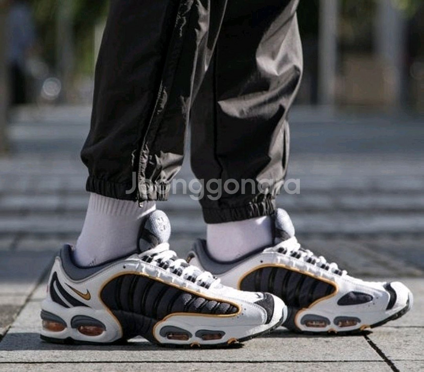 [265] 나이키 에어맥스 테일윈드4--0